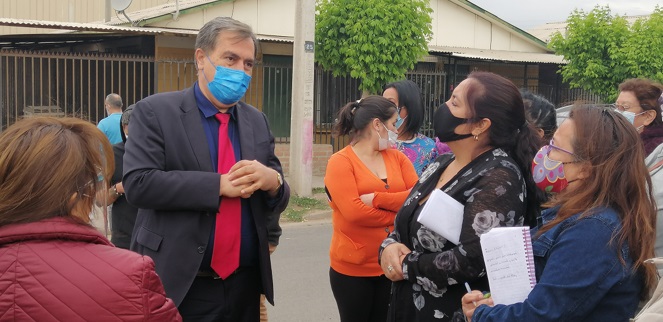 Alcalde (s) Christian Beals se reunió en terrero con vecinos de Pedro de Valdivia II en San Felipe
